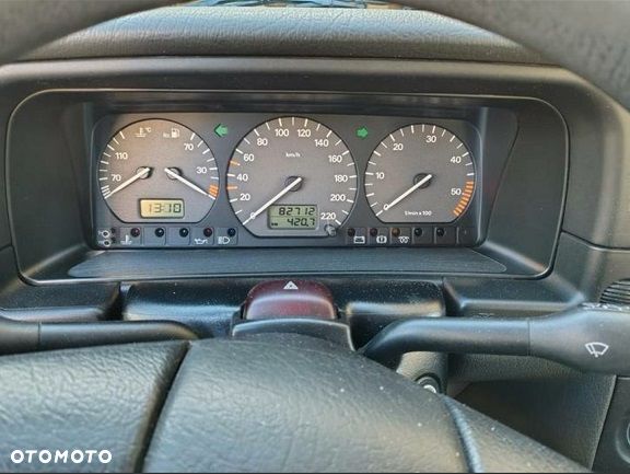 Volkswagen Passat 1.9 TD CL - 10