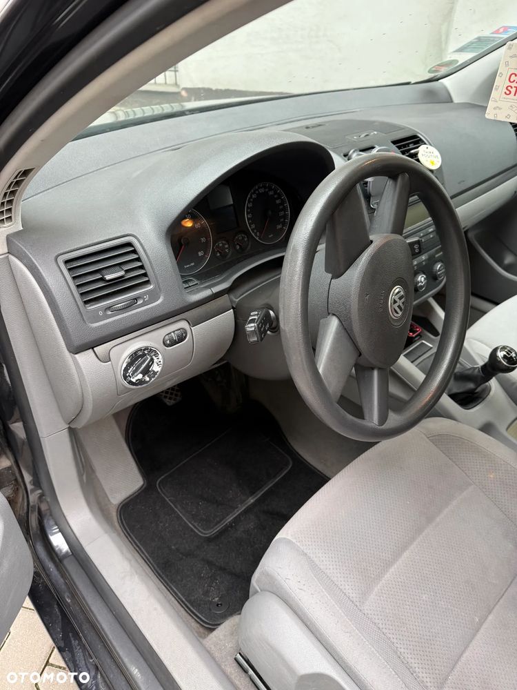 Volkswagen Golf 1.6 FSI Comfortline - 13