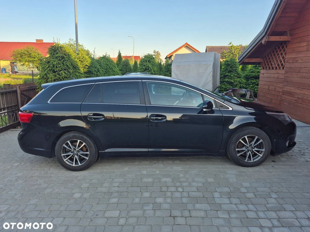 Toyota Avensis 1.8 Premium EU5 - 3