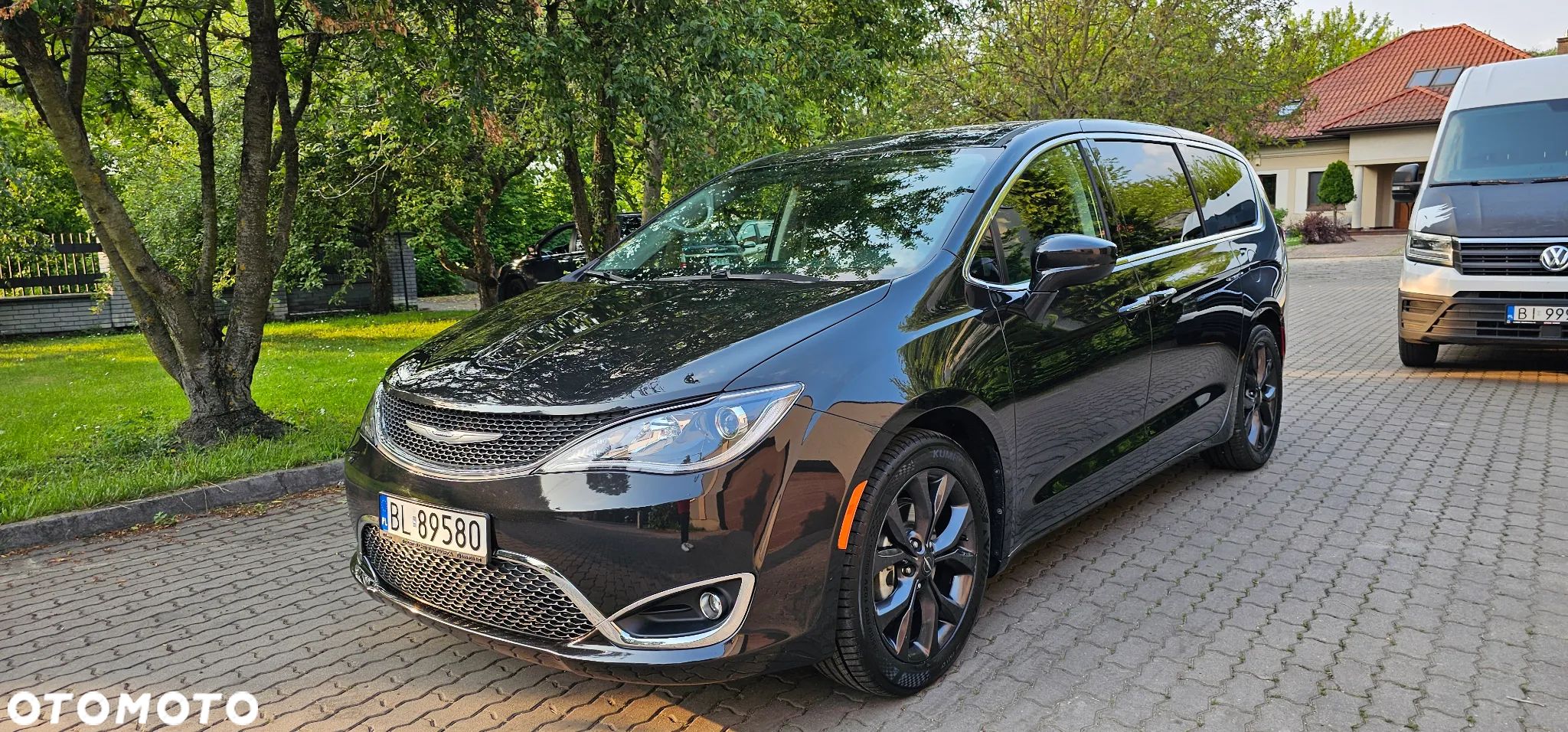 Chrysler Pacifica - 1