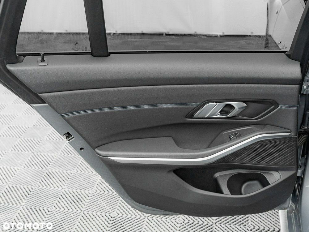 BMW Seria 3 320d xDrive M Sport sport - 22