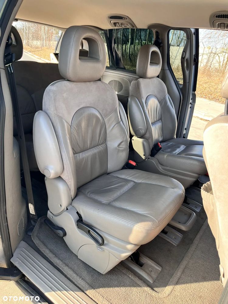 Chrysler Grand Voyager 3.3L Limited - 24