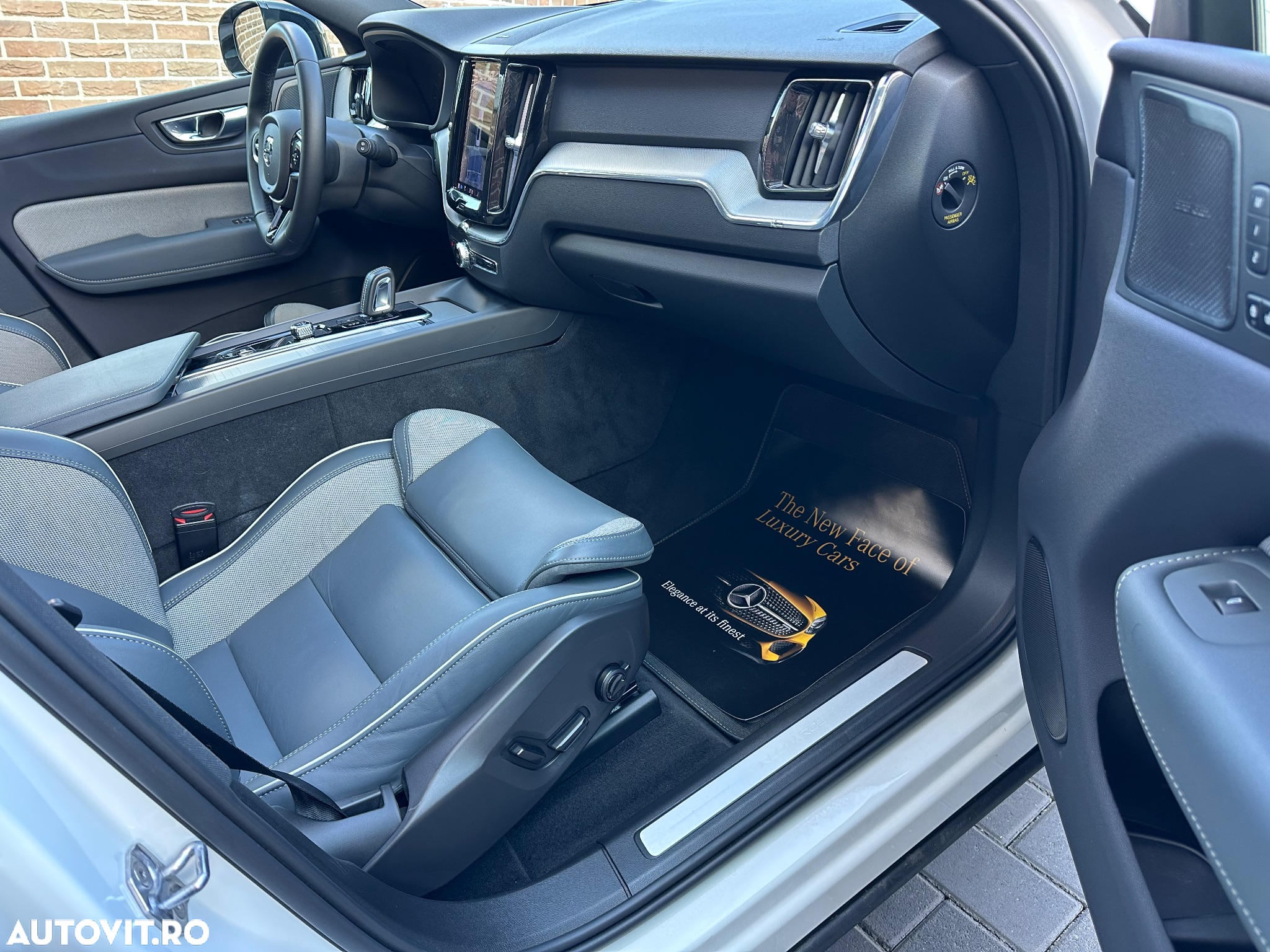 Volvo XC 60 T6 AWD Recharge Geartronic RDesign - 13