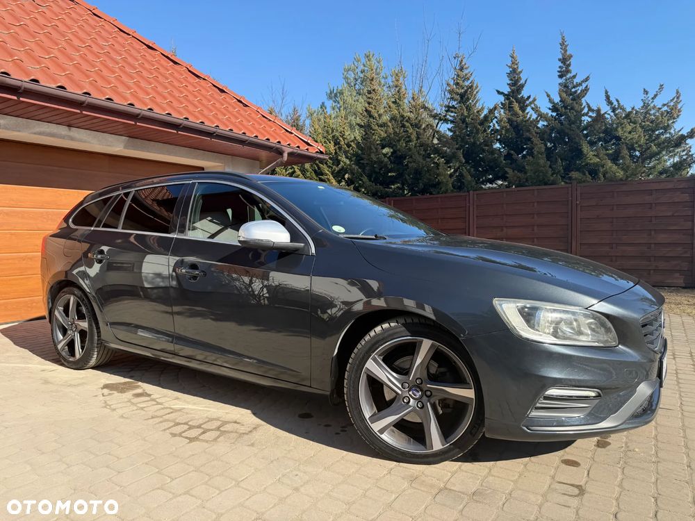 Volvo V60 D2 R-Design Summum - 24