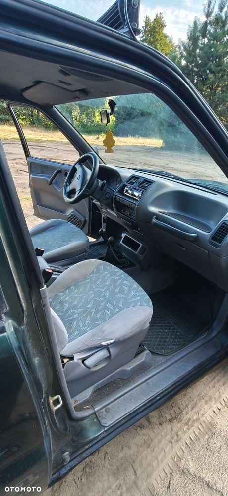Nissan Terrano - 8