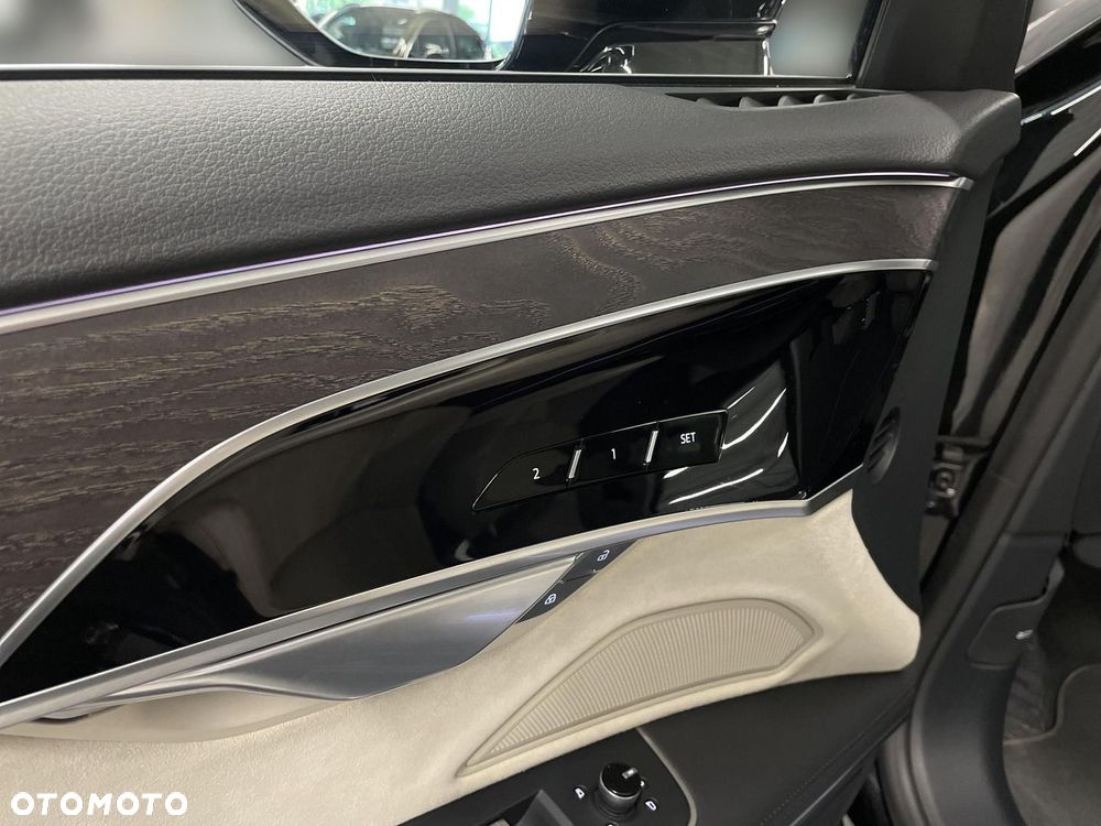 Audi A8 - 27
