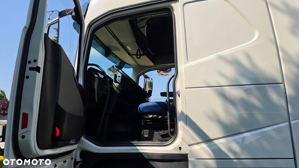 Volvo ///FH///500///2023///JEDYNE  311 TYŚ KM///1 TURBINA///KLIMATYZACJA POSTOJOWA///ZABUDOWY MIĘDZYOSIOWE/// VIRTUAL COCPIT///TABLET///KAMERA///STAN  BARDZO DOBRY - 27