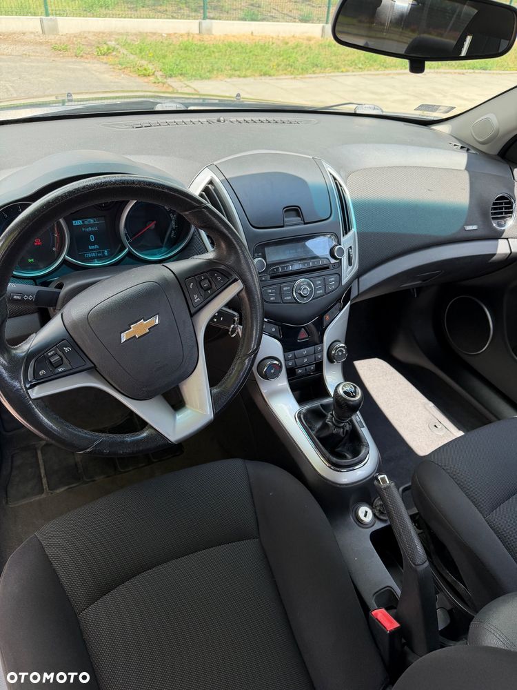 Chevrolet Cruze 1.8 LT - 9