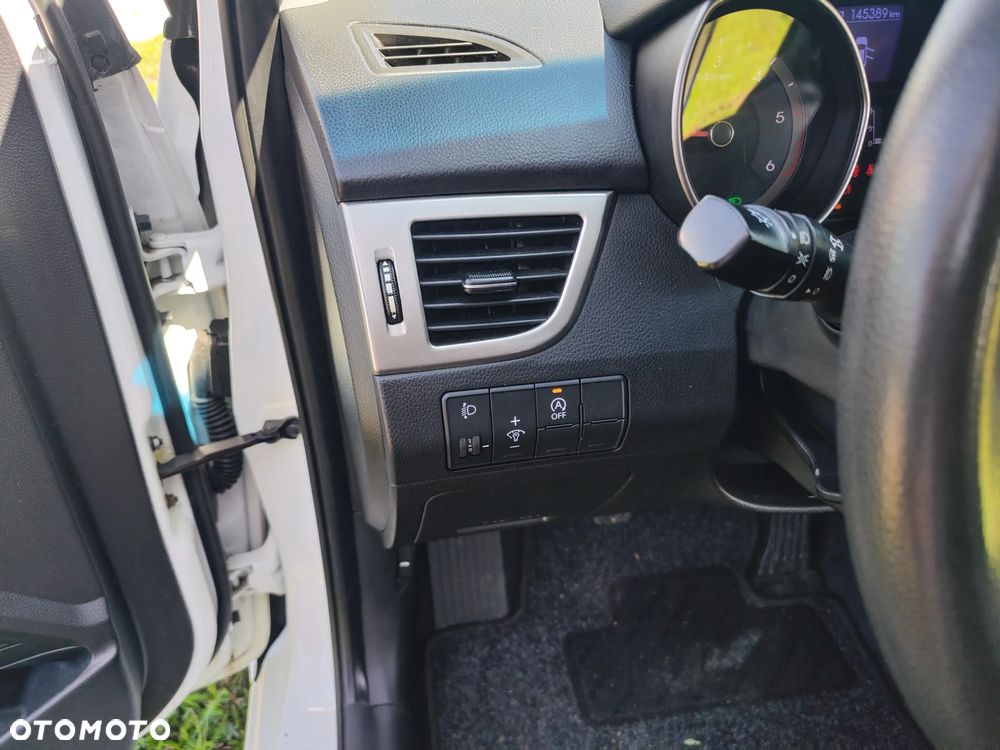 Hyundai i30 1.6 CRDi Fifa World Cup Edition - 15