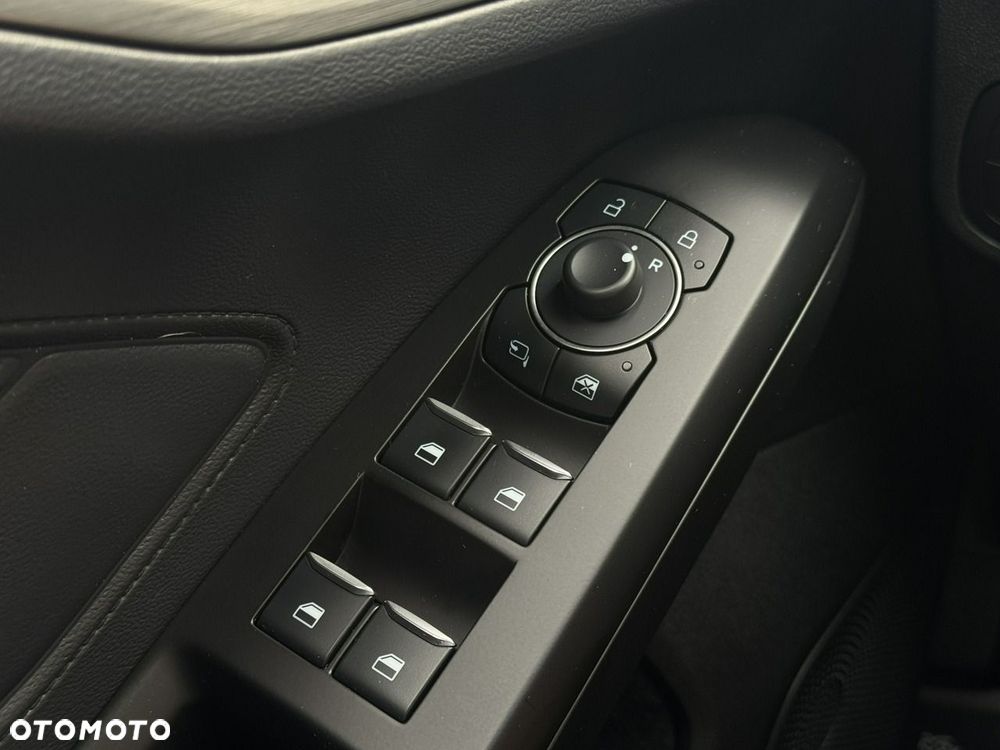 Ford Focus 1.0 EcoBoost Hybrid TITANIUM EDITION - 32
