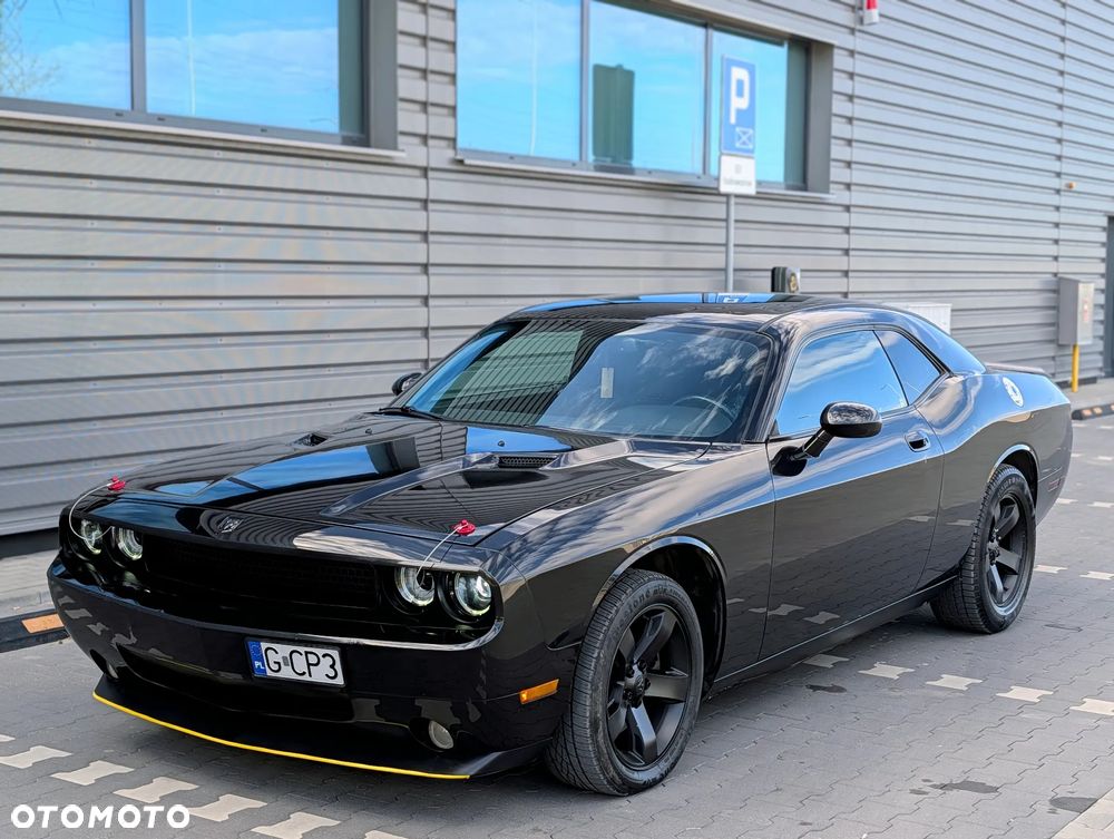Dodge Challenger - 1
