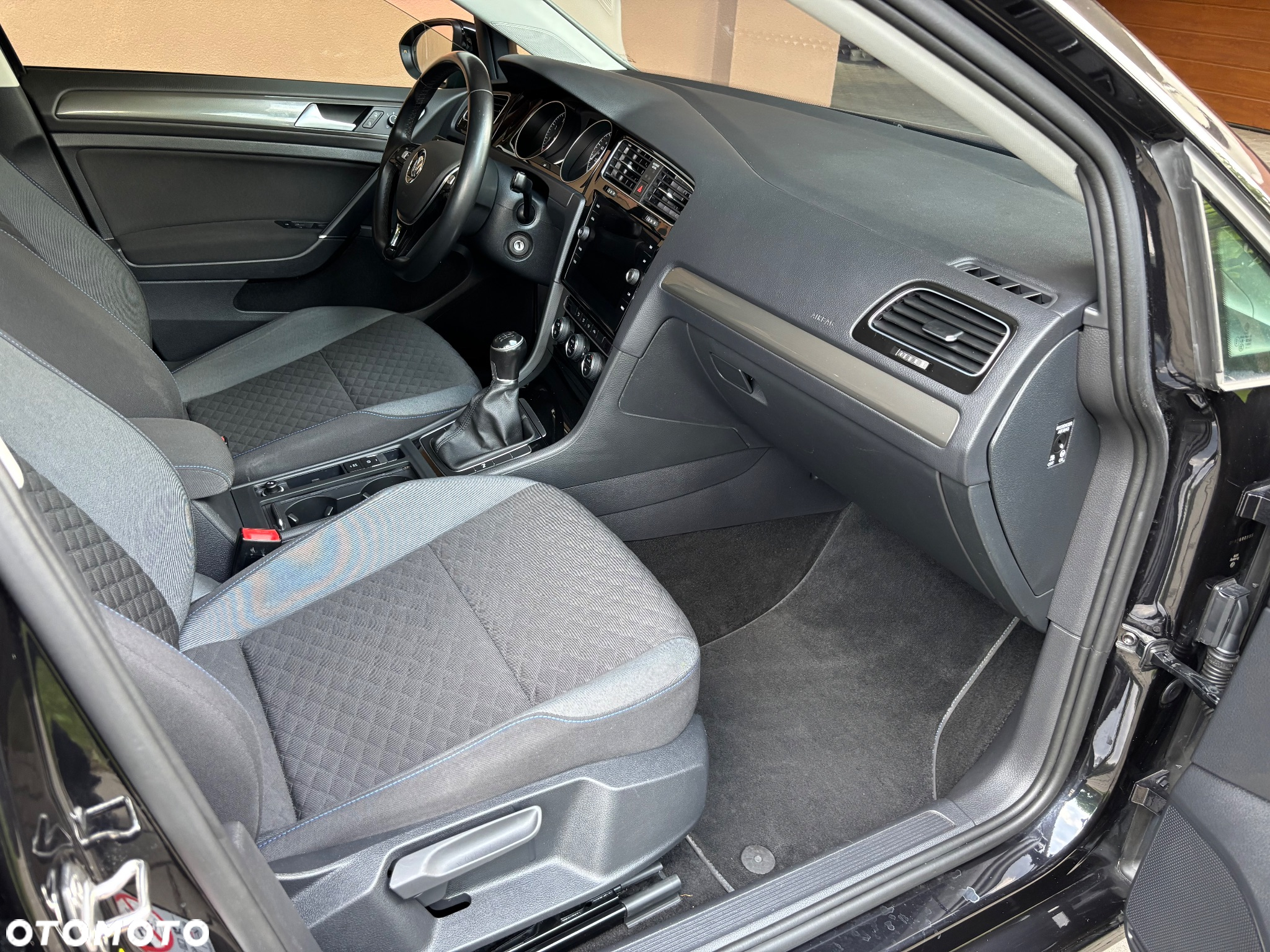 Volkswagen Golf 1.0 TSI OPF Comfortline - 24