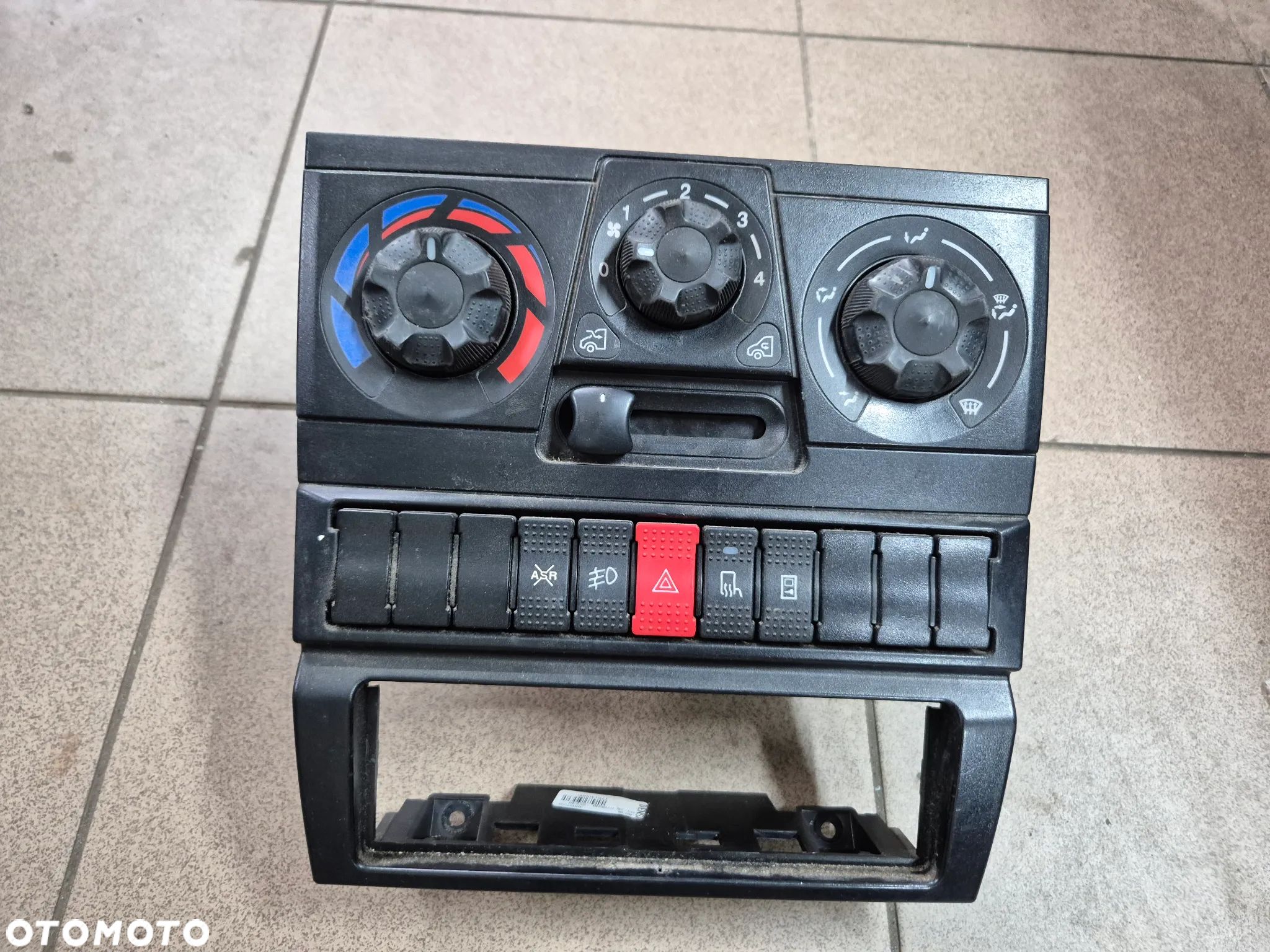 PANEL OGRZEWANIA WENTYLACJI IVECO DAILY IV  06-13r. - 1