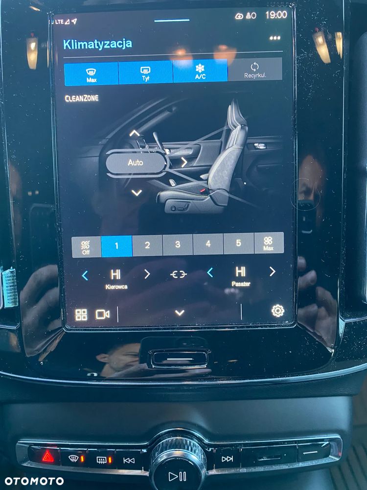 Volvo XC 40 B3 Ultimate Dark - 18