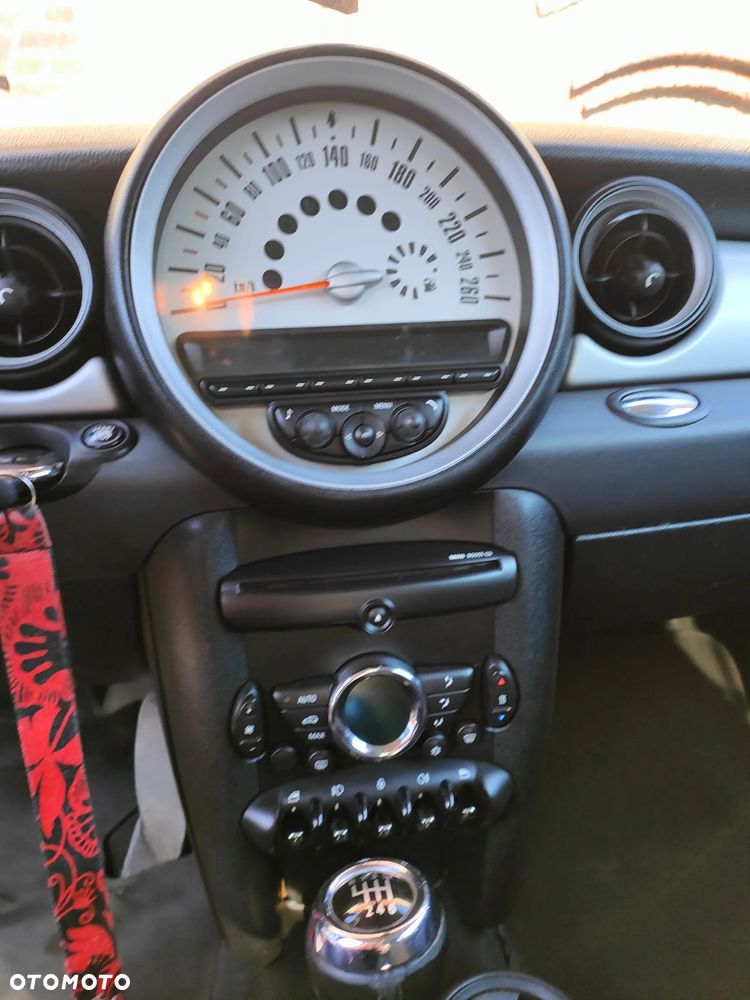 MINI Cooper Standard - 10