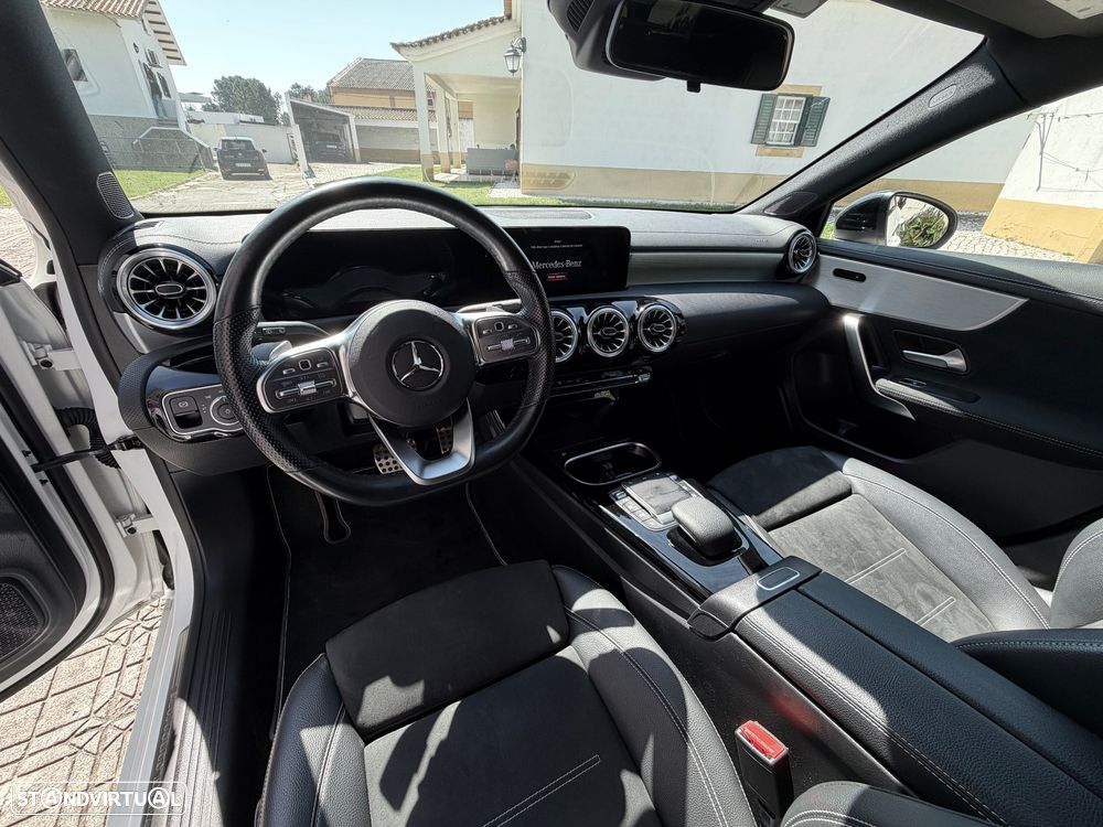 Mercedes-Benz A 250 e 8G-DCT AMG Line - 12