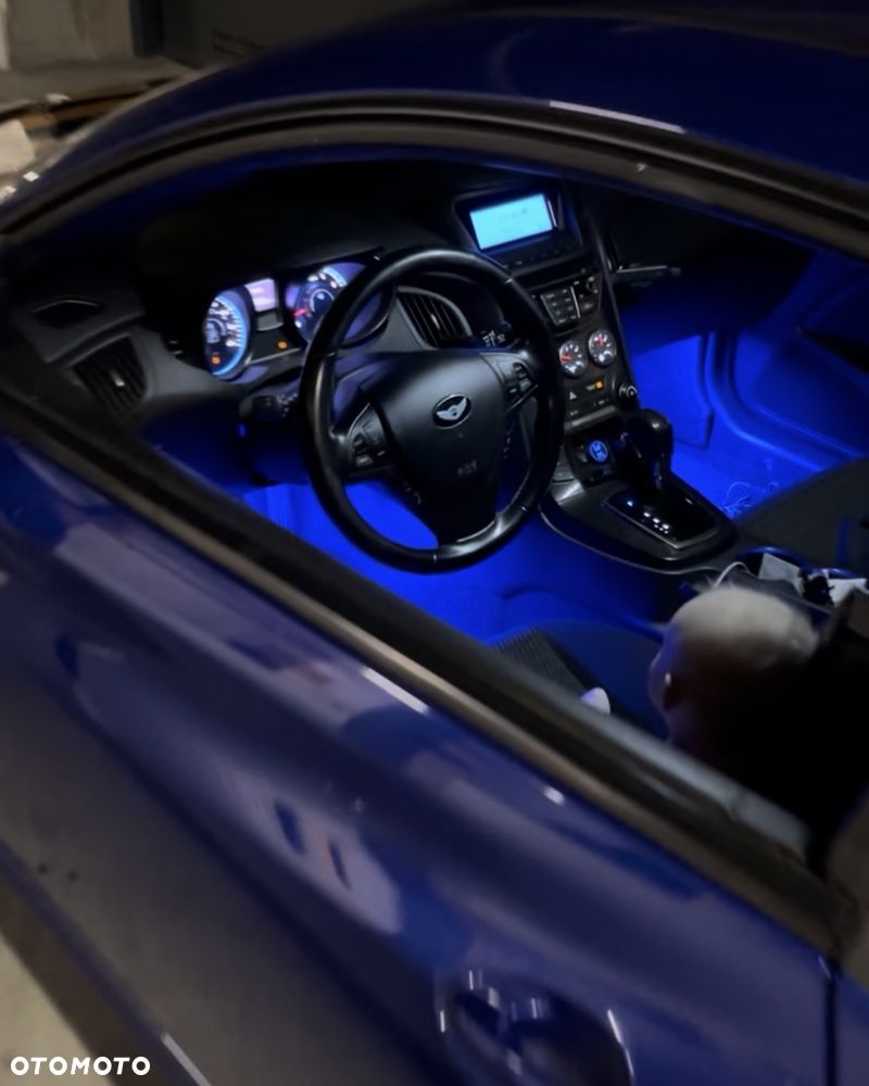 Hyundai Genesis Coupe - 8