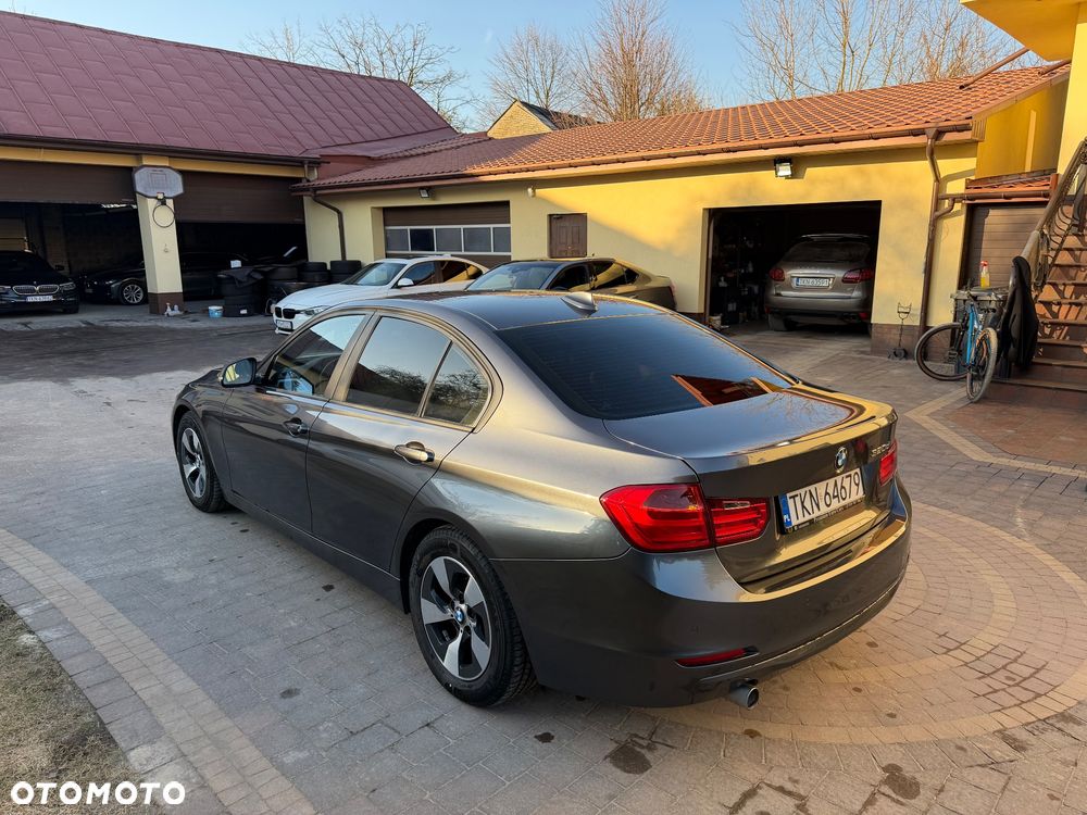 BMW Seria 3 320d Efficient Dynamics Edition - 11