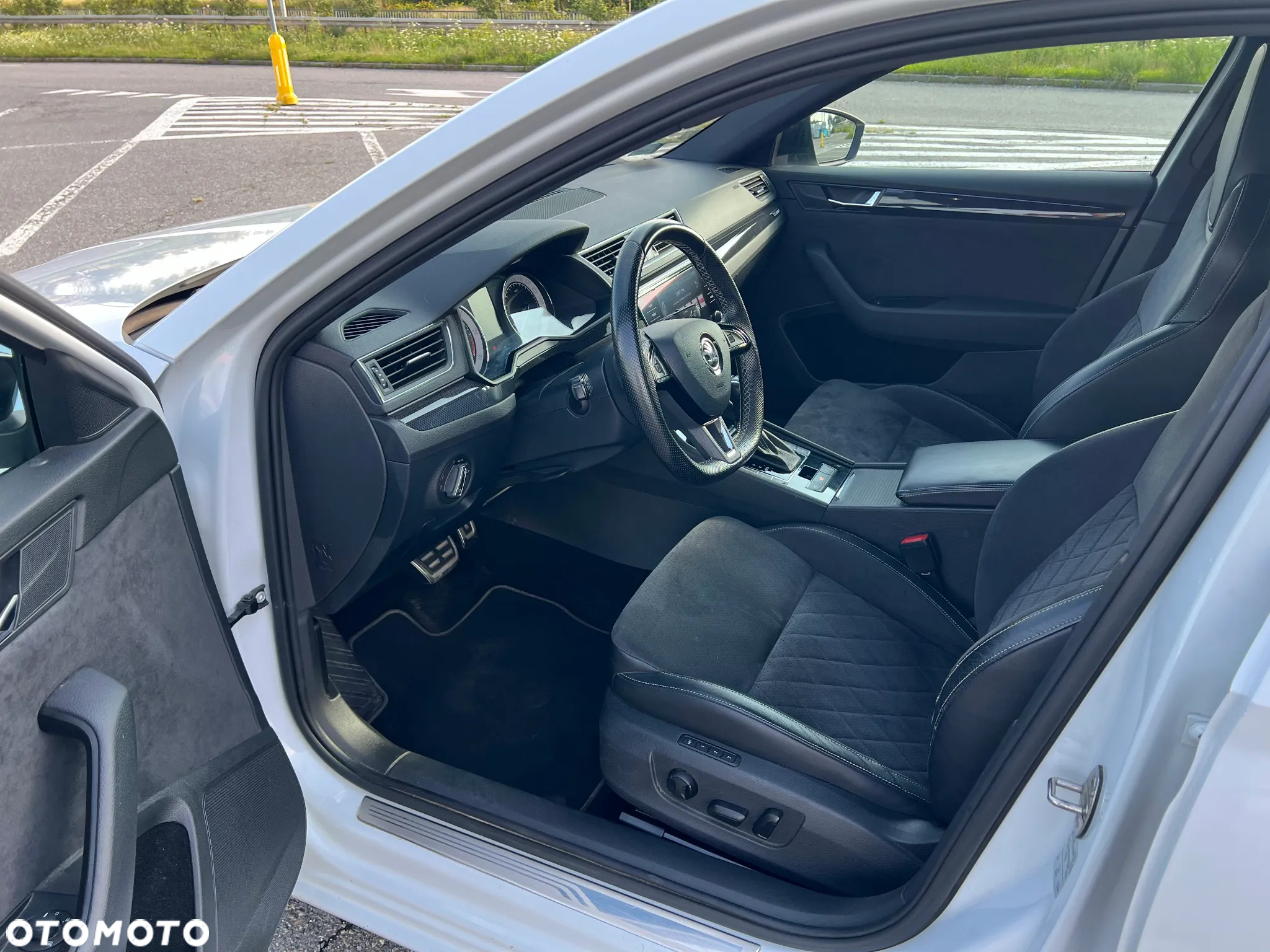 Skoda Superb 2.0 TDI Sportline DSG - 15