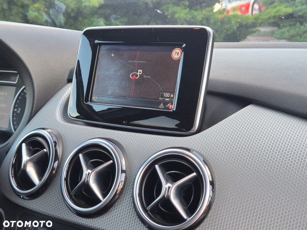 Mercedes-Benz Klasa B 180 CDI (BlueEFFICIENCY) - 35