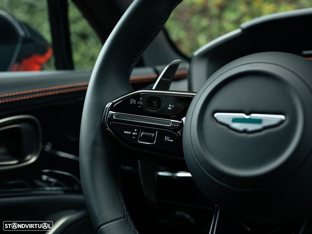 Aston Martin DBX 707 - 32