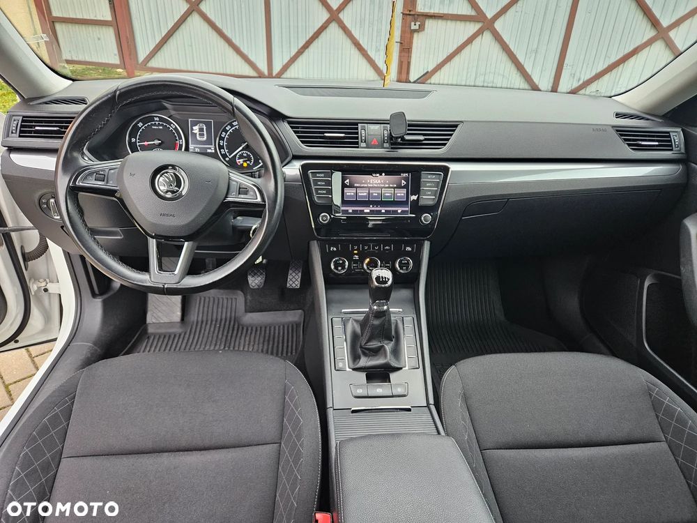 Skoda Superb 1.6 TDI Style - 28