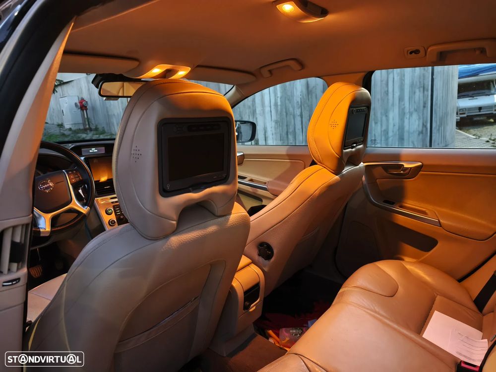 Volvo XC 60 2.4 D Drive - 6