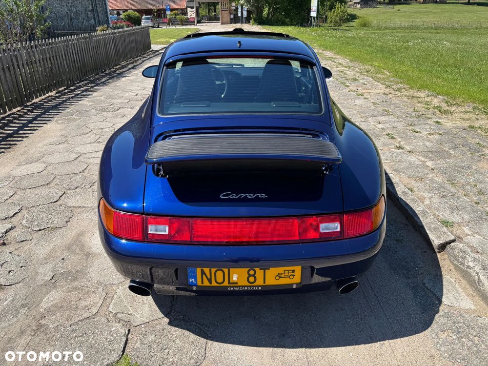 Porsche 911 Carrera - 12