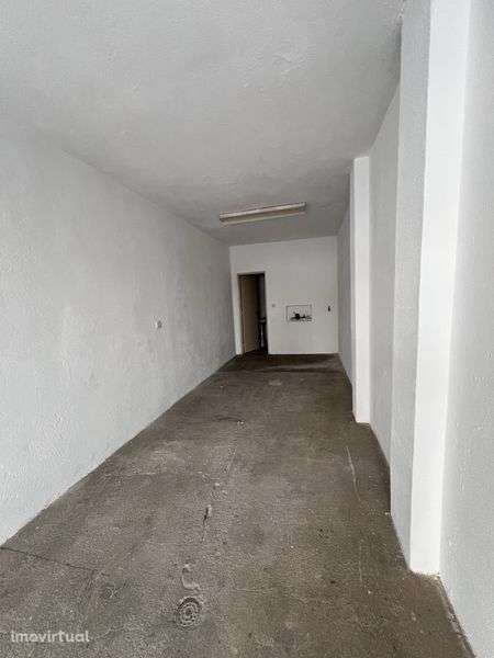 Garagem / Arrecadação / Mini Armazem / Box - Torre  da Marinha - Grande imagem: 3/7