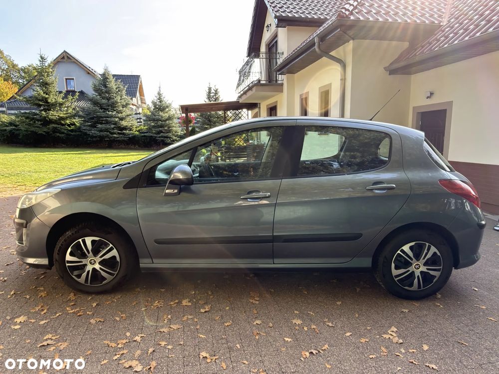 Peugeot 308 - 8