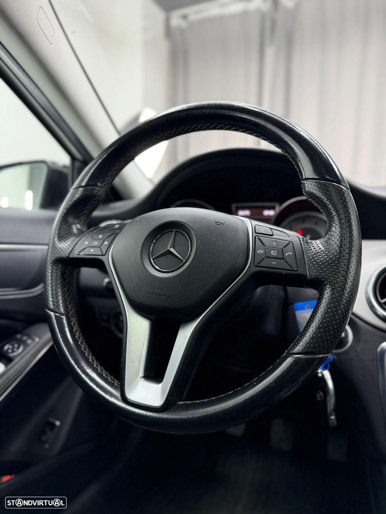 Mercedes-Benz GLA 200 Urban - 15