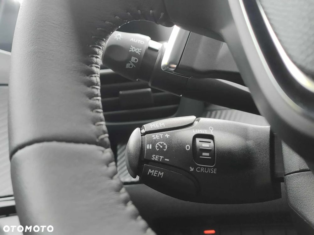 Peugeot 2008 1.2 PureTech Active Pack S&S EAT8 - 12