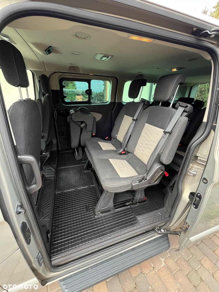 Ford Tourneo Custom - 26