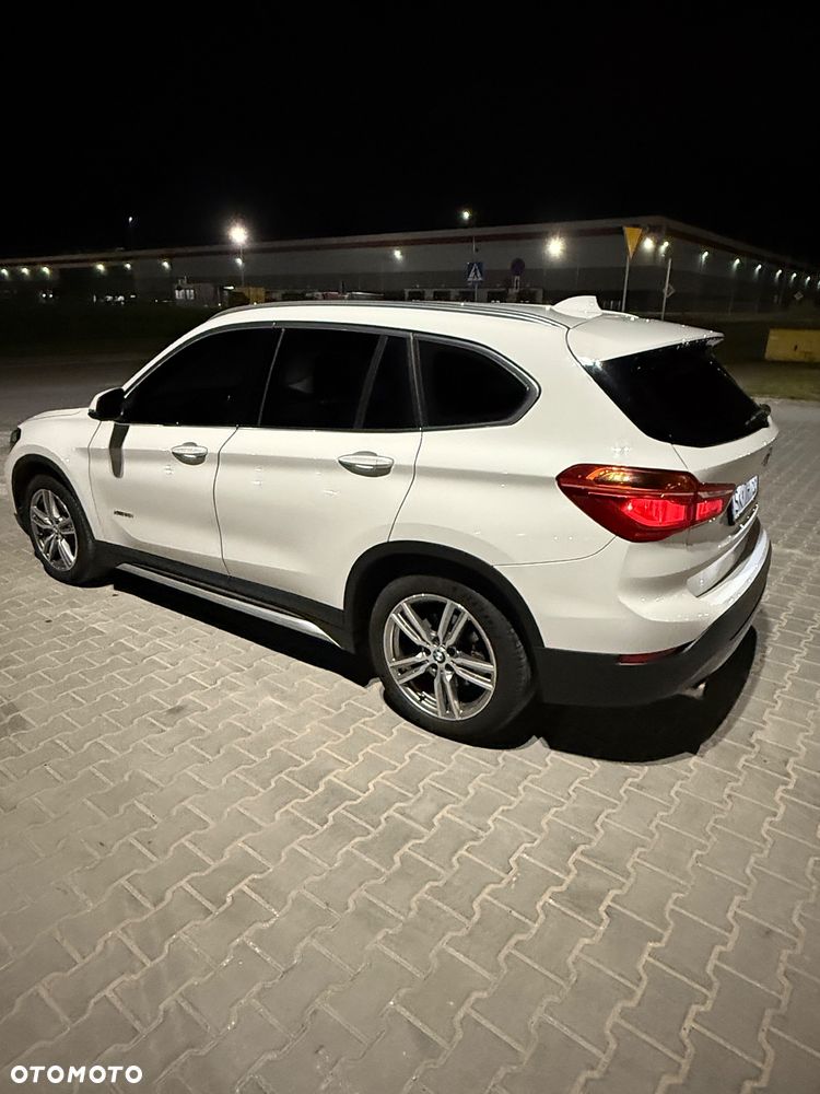BMW X1 xDrive20i xLine sport - 16