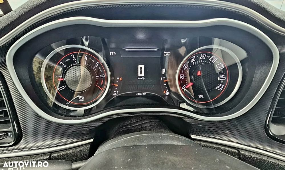 Dodge Challenger - 13