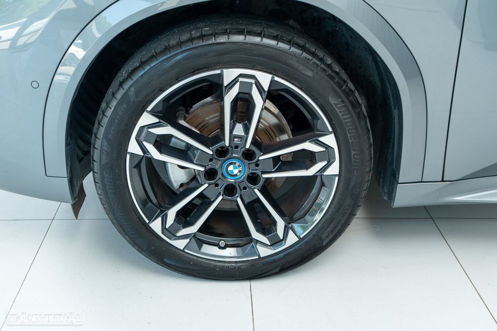 BMW iX2 eDrive20 Pack Desportivo M - 37