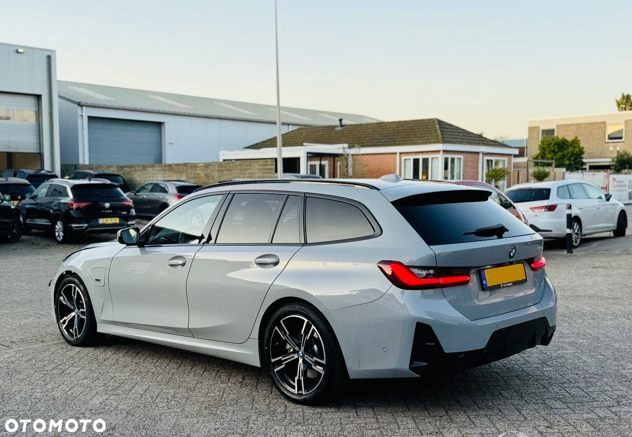 BMW Seria 3 330e PHEV sport - 2