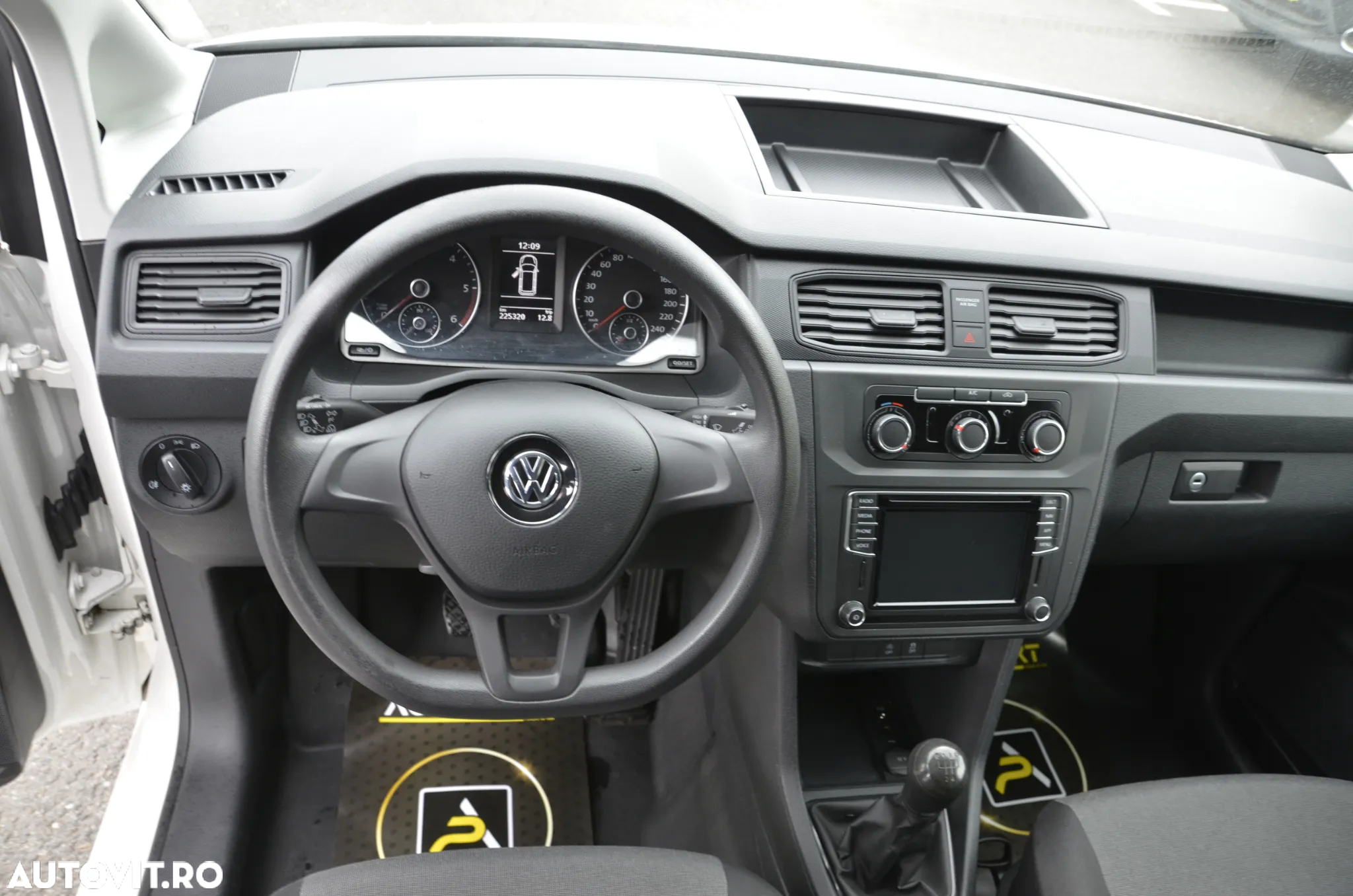 Volkswagen Caddy - 15