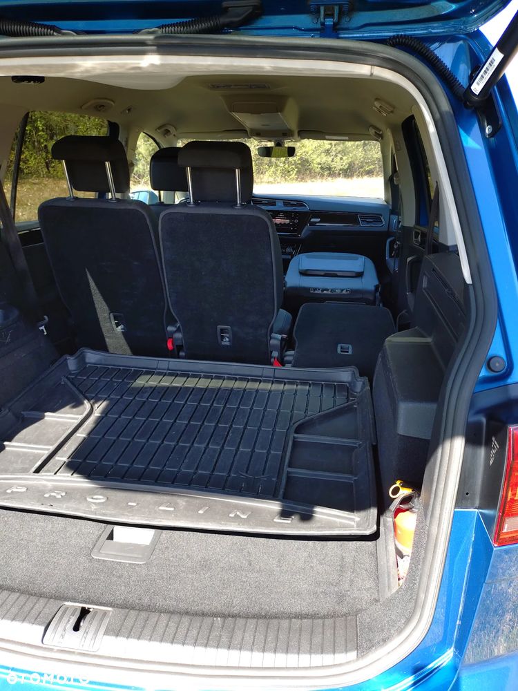 Volkswagen Touran - 14