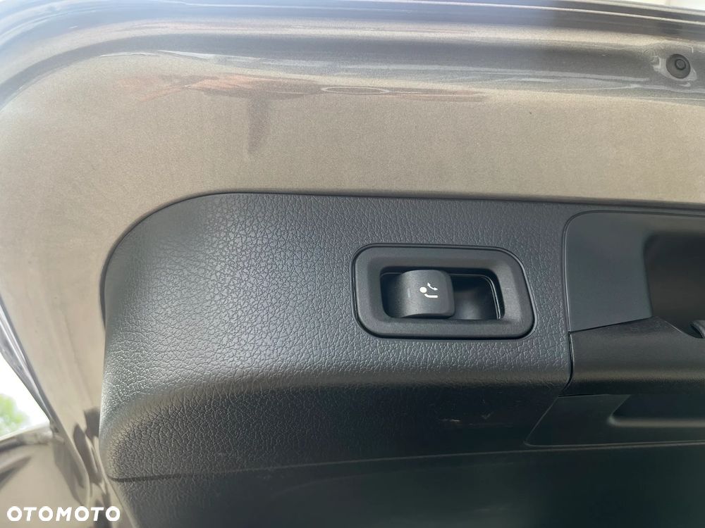 Mercedes-Benz GLB 200 d 4-Matic AMG Line 8G-DCT - 15