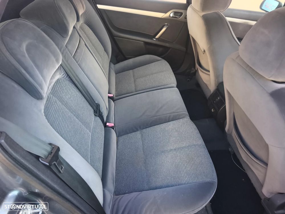 Peugeot 407 SW 1.6 HDi Premium - 17