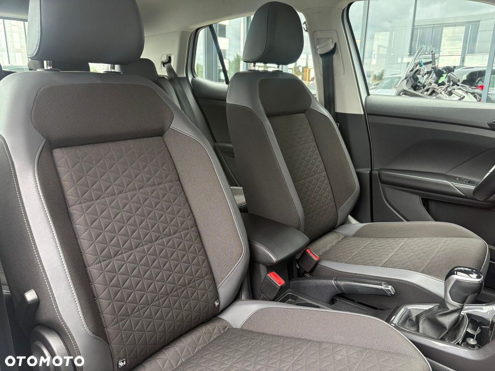 Volkswagen T-Cross - 17