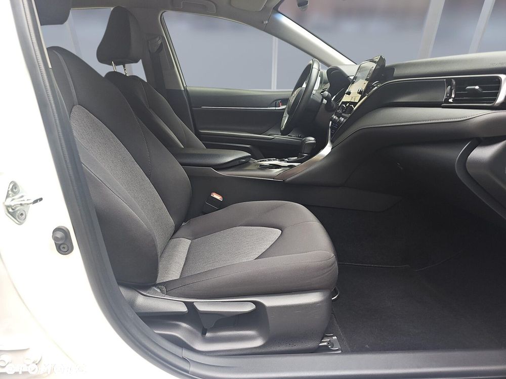 Toyota Camry 2.5 Hybrid Comfort CVT - 11