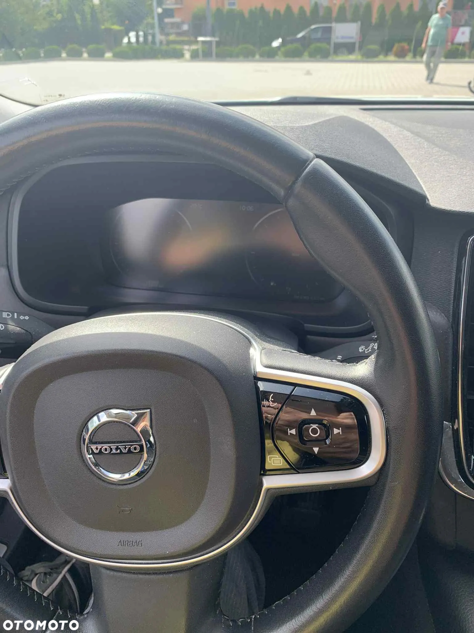 Volvo V90 Cross Country - 12