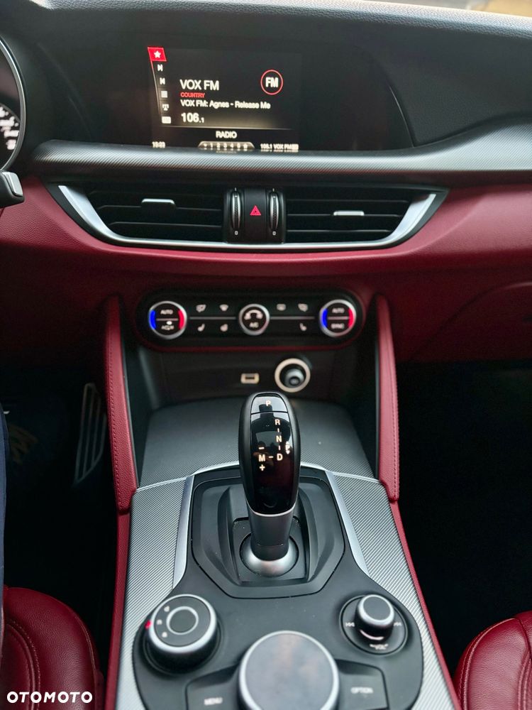 Alfa Romeo Stelvio - 22