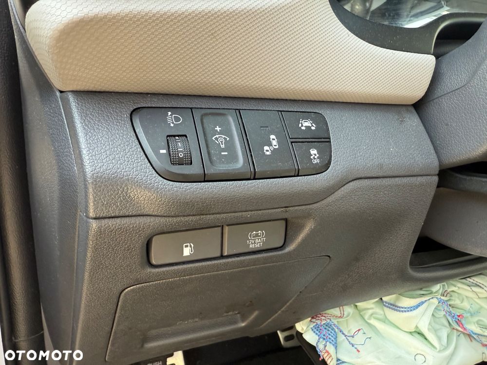 Hyundai IONIQ - 14