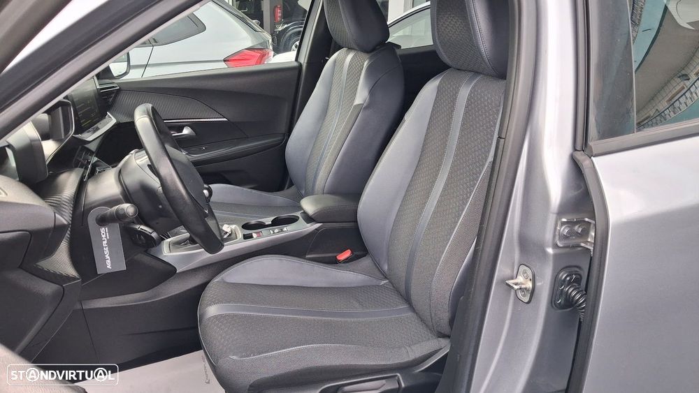 Peugeot 2008 1.2 PureTech Allure Pack - 4