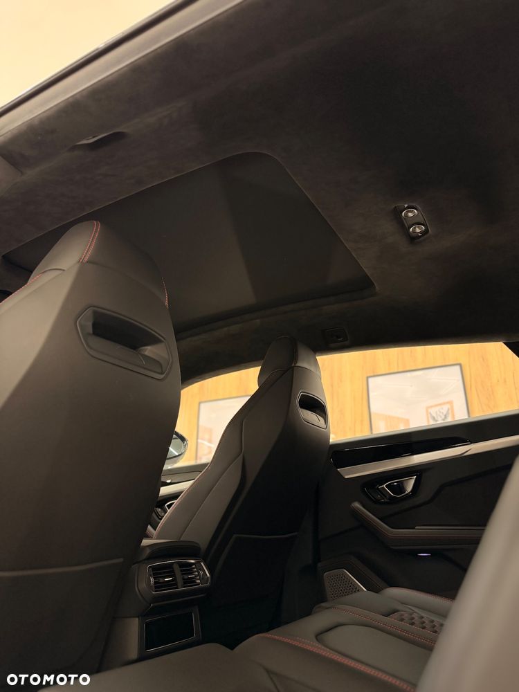 Lamborghini Urus Standard - 17