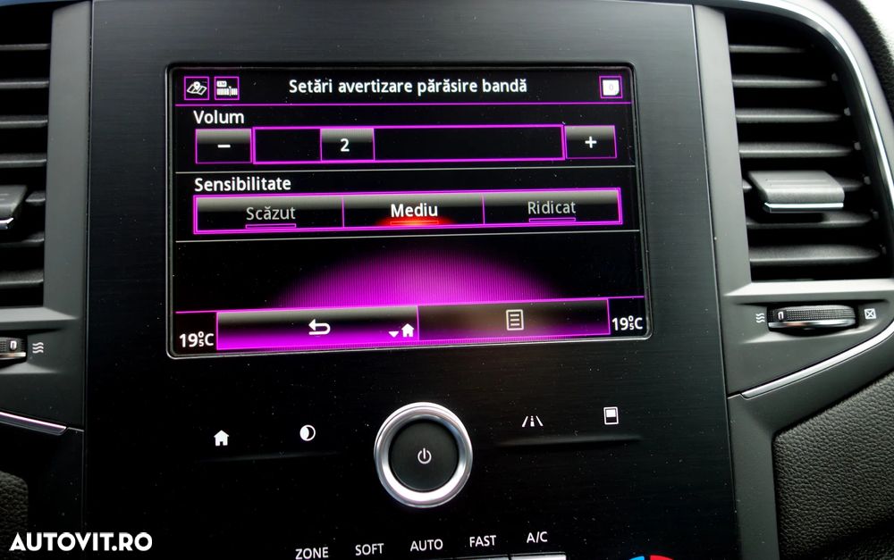 Renault Megane BLUE dCi 115 EDC BUSINESS EDITION - 22