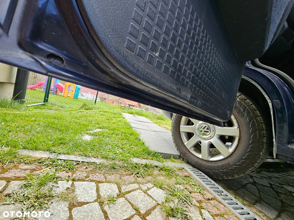 Volkswagen Caravelle - 11